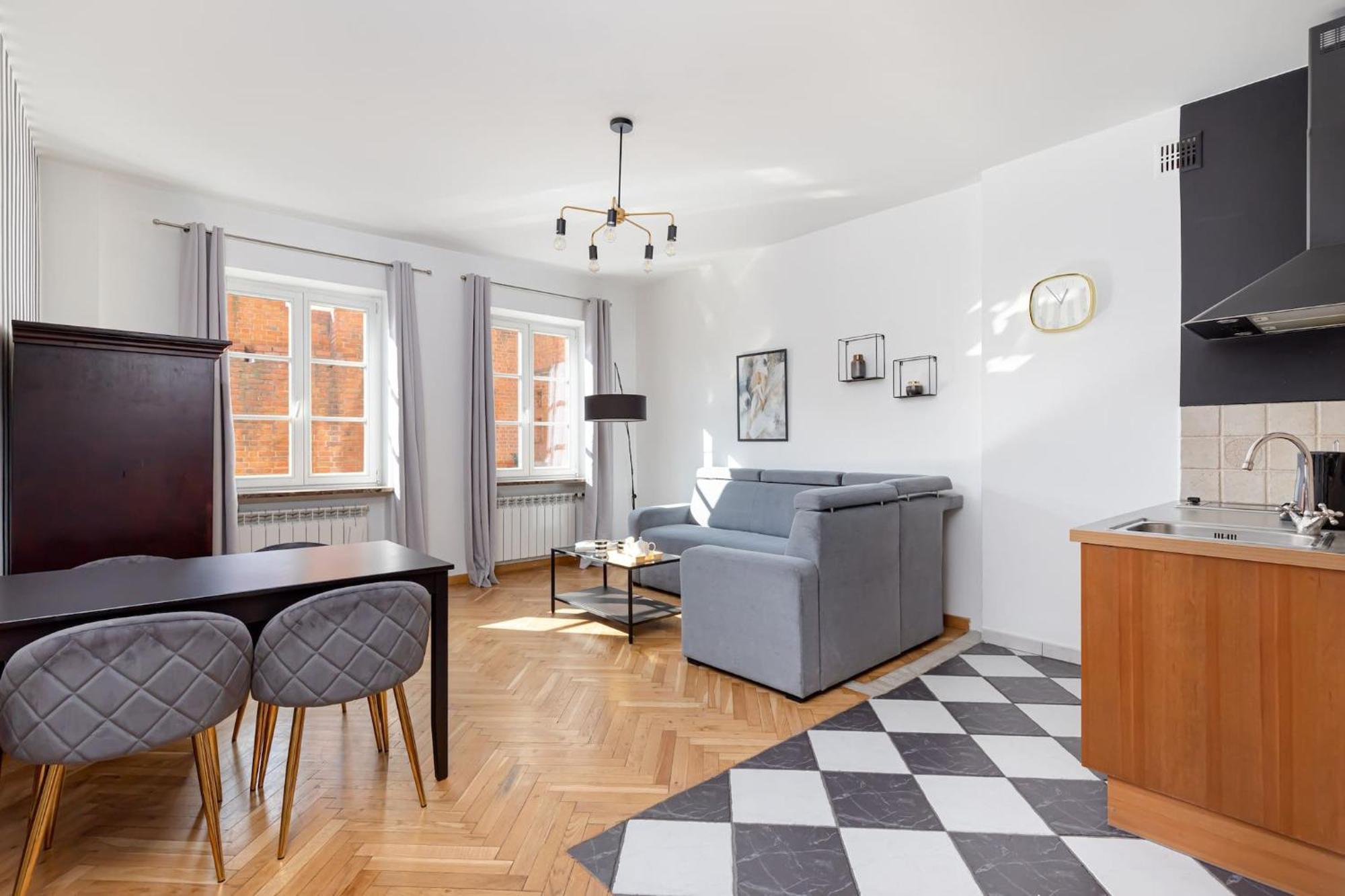Fashioned Apartment Rycerska By Noclegi Renters Warschau Exterior foto