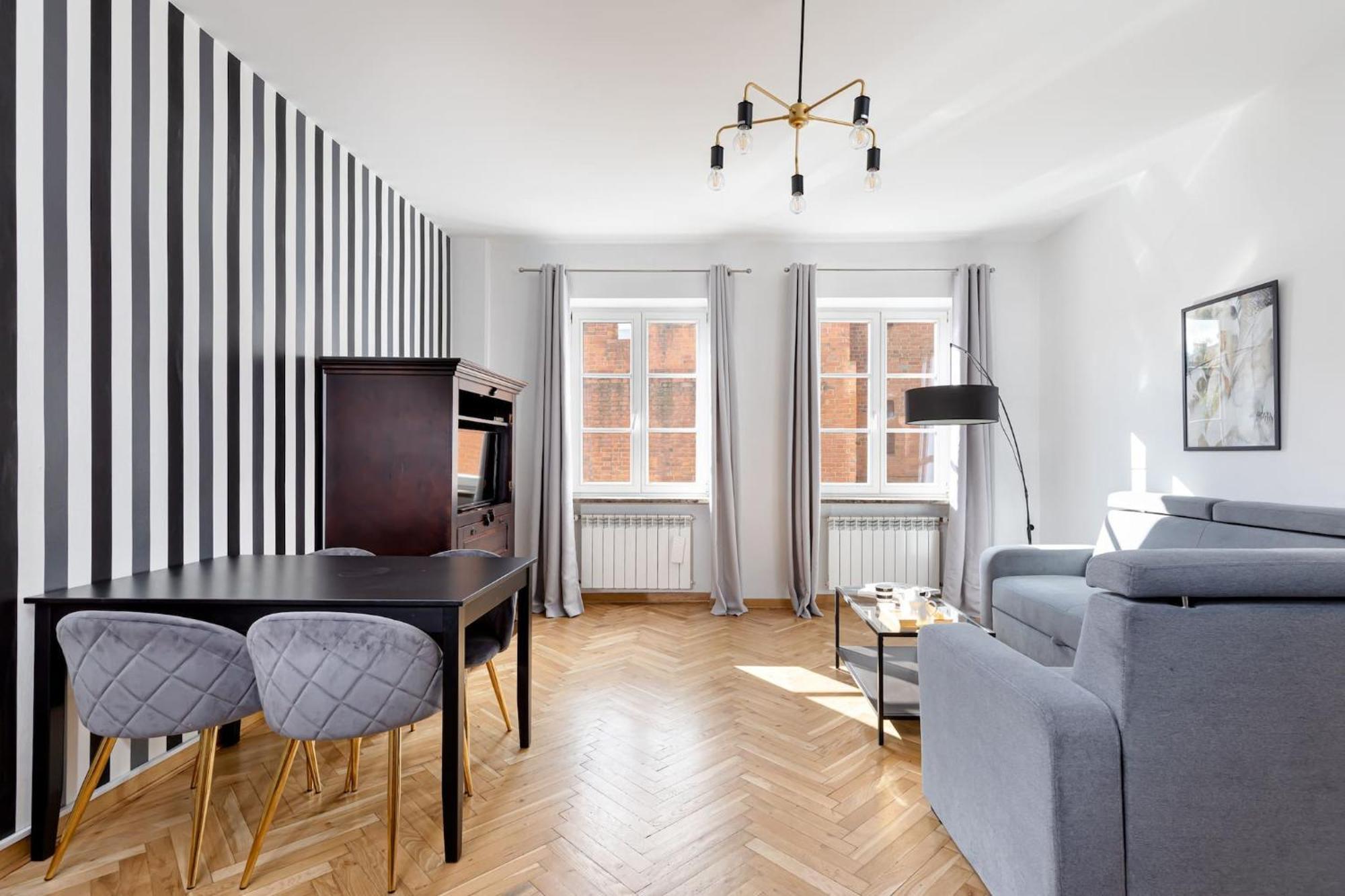 Fashioned Apartment Rycerska By Noclegi Renters Warschau Exterior foto